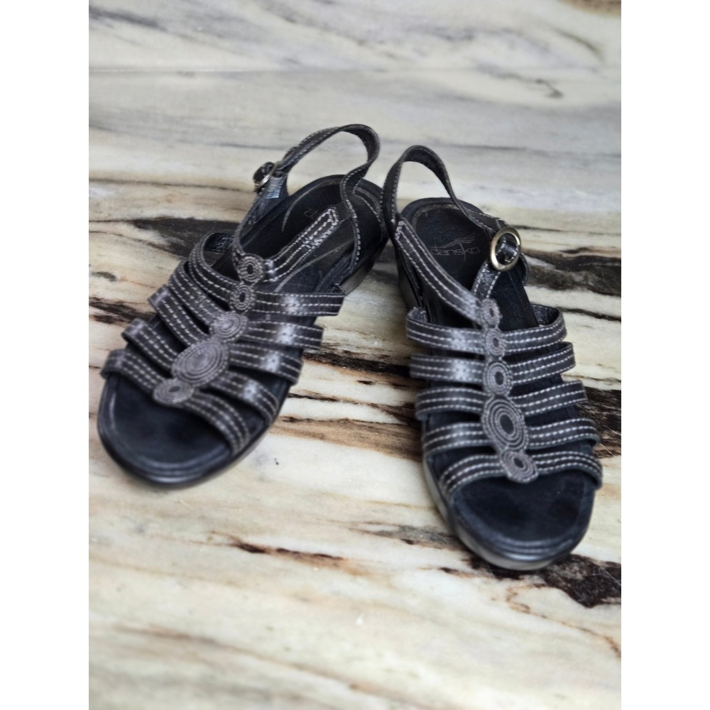 Dansko Black Leather Strappy Wedge Sandals Buckle Slingback 39 Office Minimalist